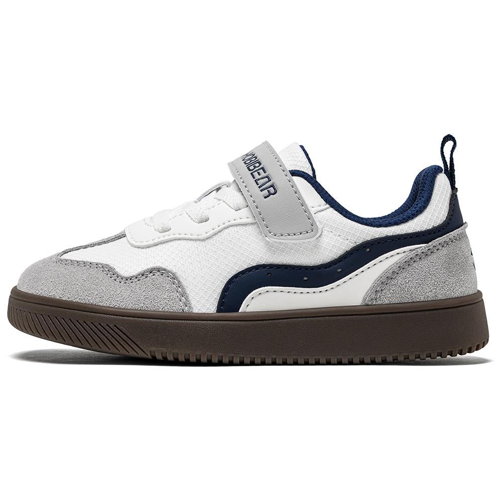 Wide-toe shoes children