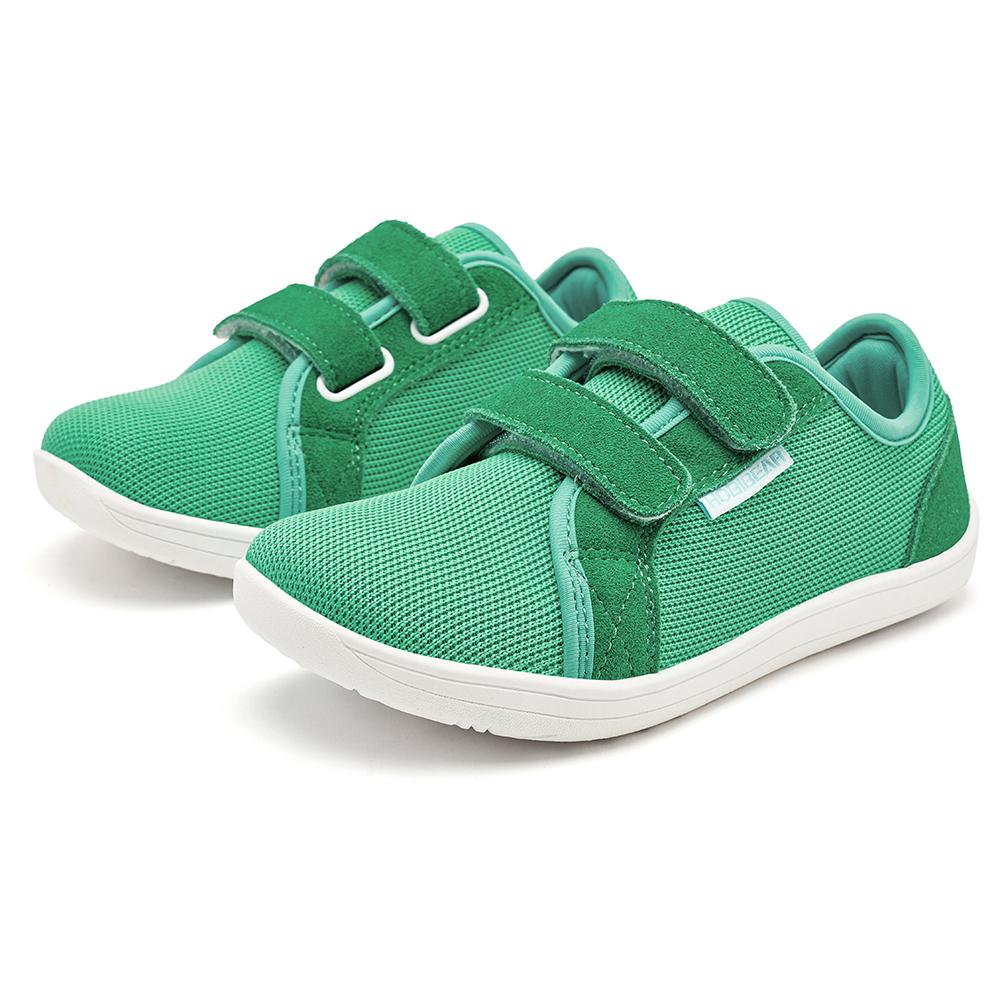 Wide-toe shoes children